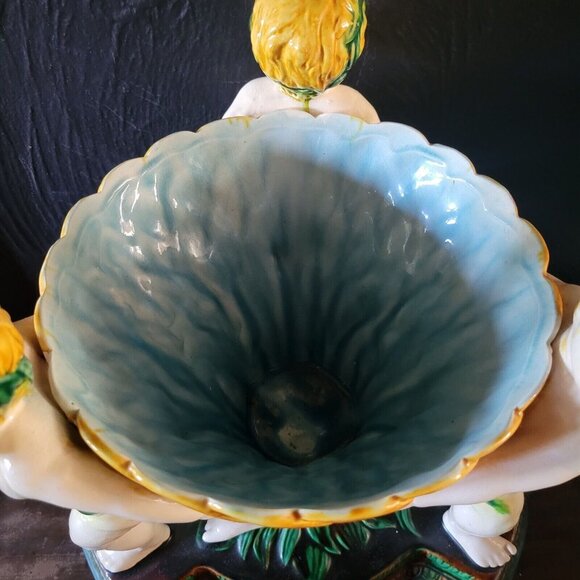 Large Vintage Majolica Bowl With 3 Putti Holding Bowl, Large Ceramic Centerpiece - Picture 5 of 6